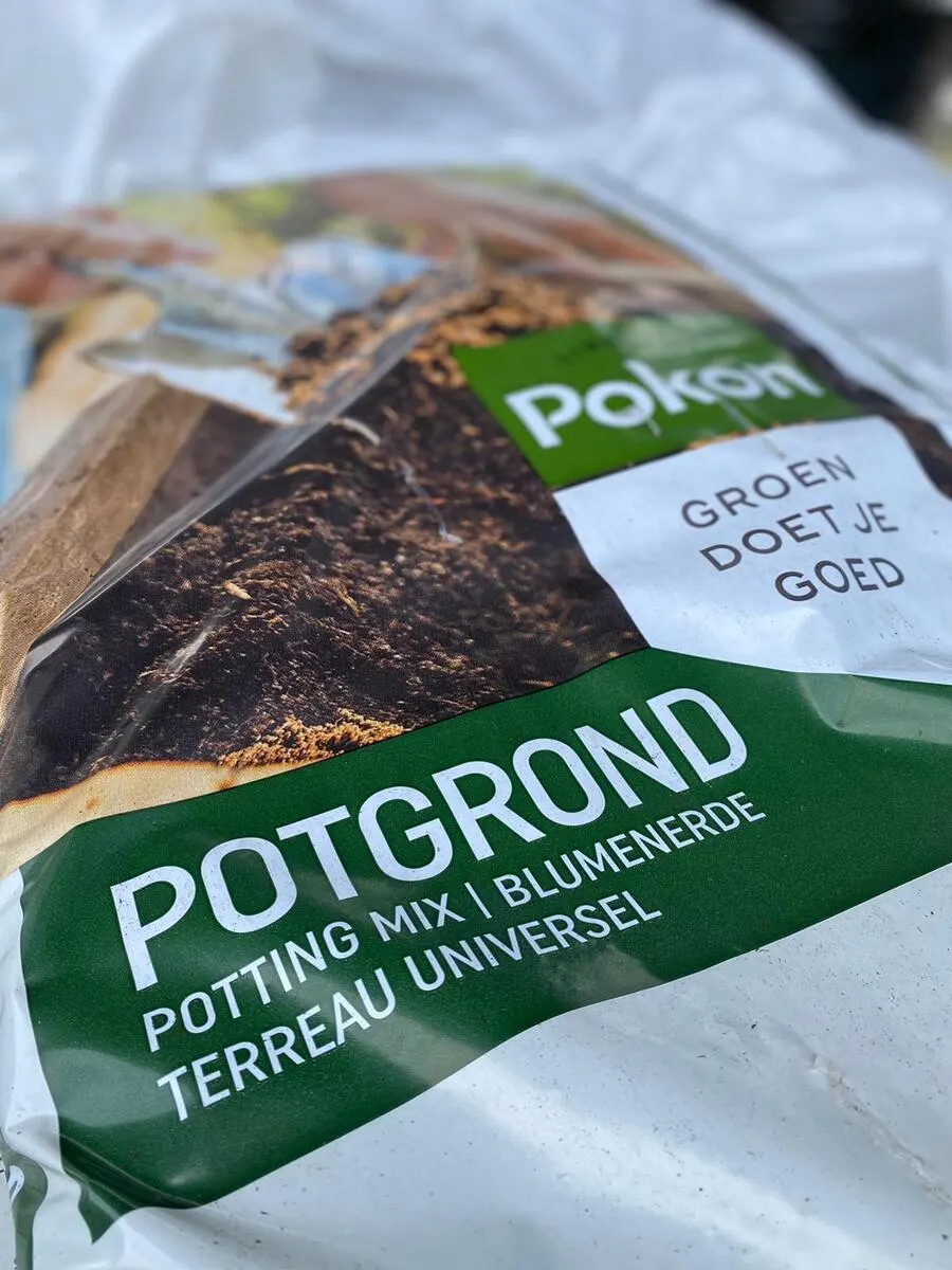 Potgrond, boomschors en meststoffen van Pokon bij Tuincentrum de Vuurdoorn in Echt (foto 2)