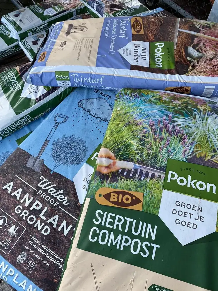 Potgrond, boomschors en meststoffen van Pokon bij Tuincentrum de Vuurdoorn in Echt (foto 3)